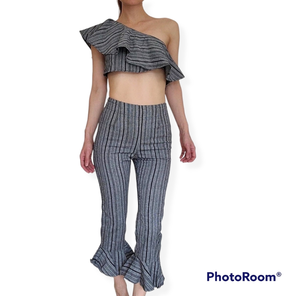 Market striped set of linen ruffle capri pants and one shoulder crop top XS